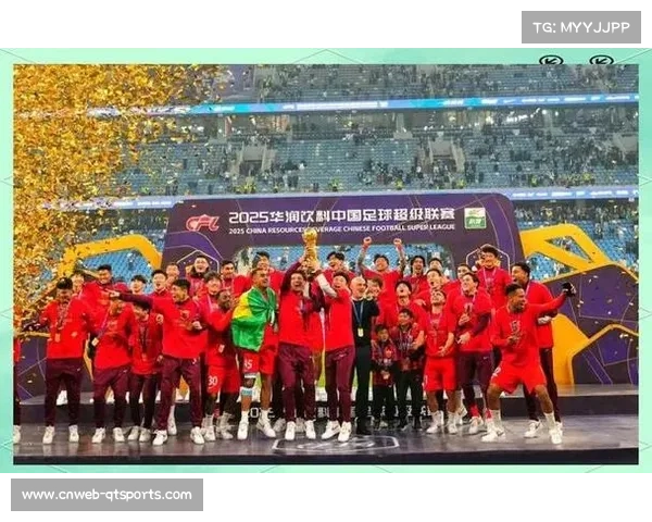 上海海港客胜大连英博,实现中超三连冠伟业